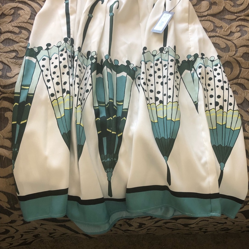 Skirt with umbrellas